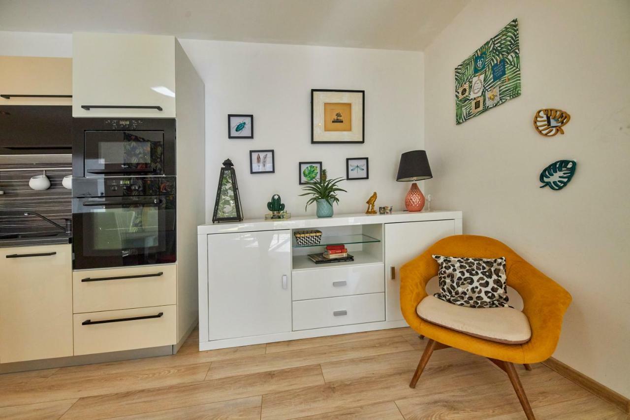 Pineapple Apartment Bratislava Eksteriør bilde