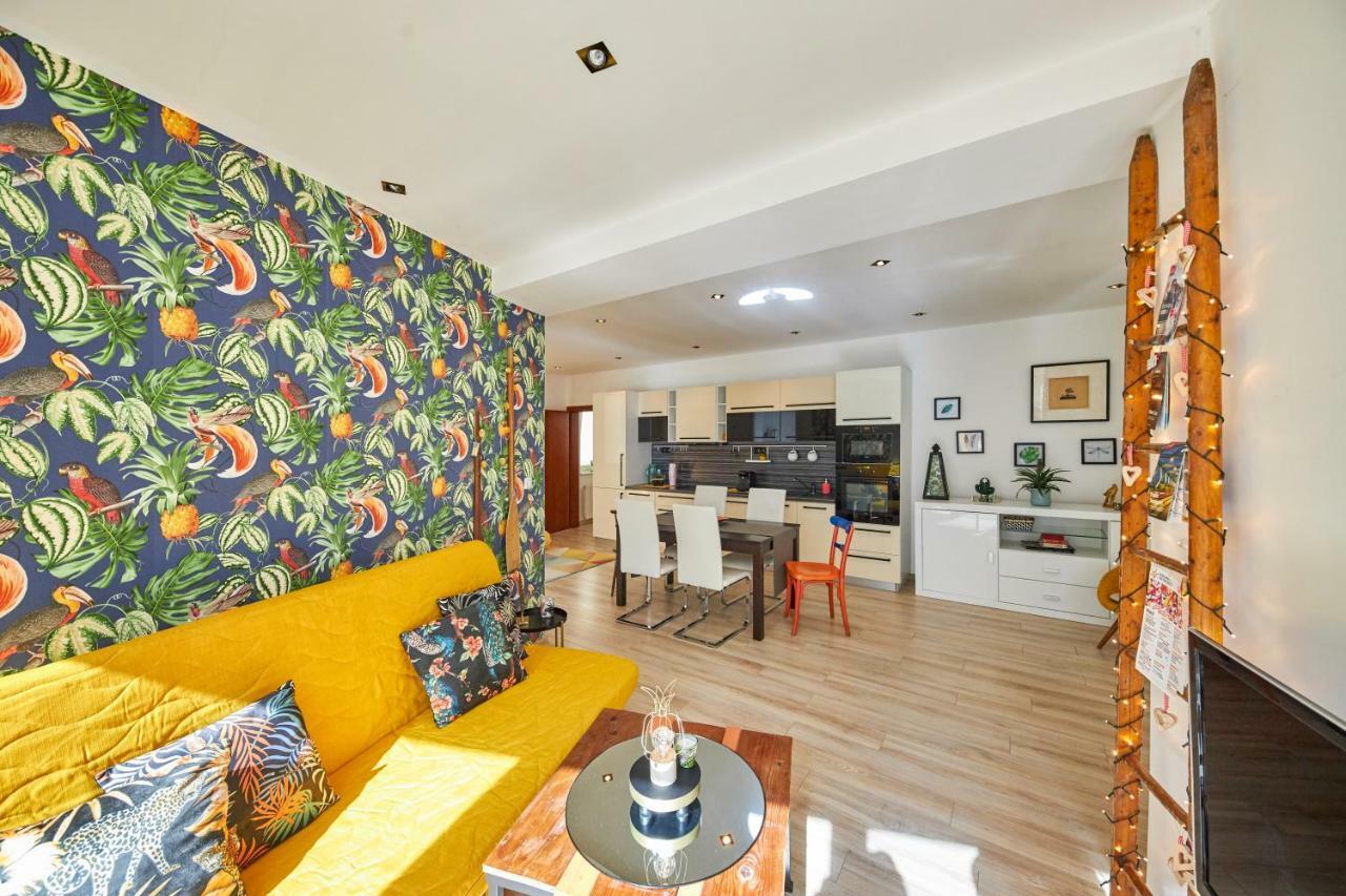 Pineapple Apartment Bratislava Eksteriør bilde