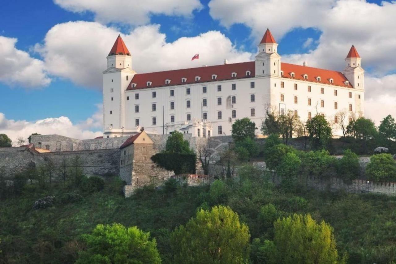 Pineapple Apartment Bratislava Eksteriør bilde