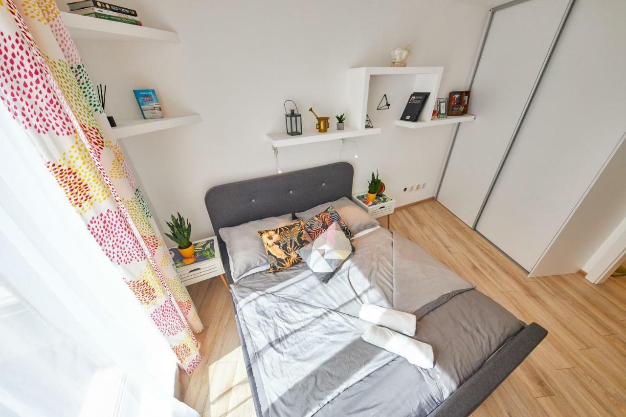 Pineapple Apartment Bratislava Eksteriør bilde