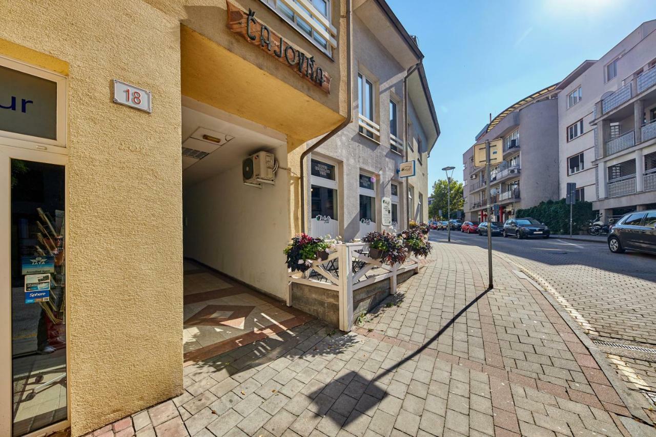 Pineapple Apartment Bratislava Eksteriør bilde